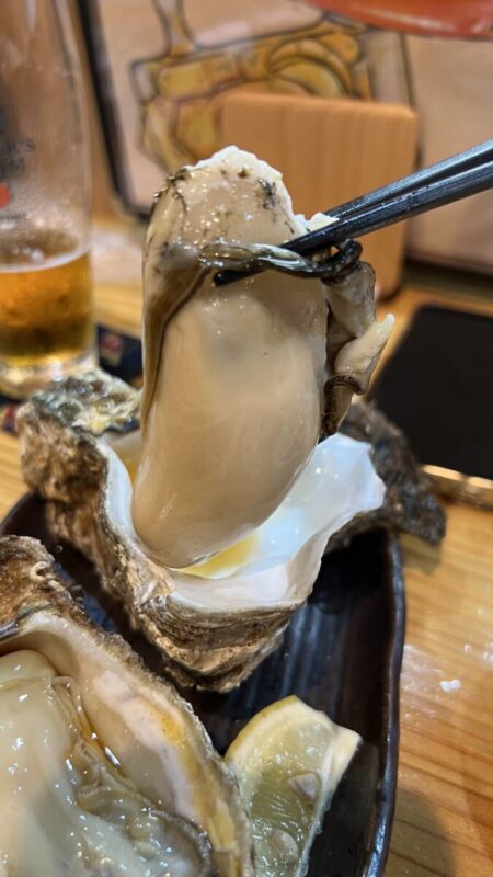 『漁師の目の前で食べる今年初牡蠣』  秋田市で新築戸建、分譲住宅を建てるならプライムハウスへお任せ！  マーケティング室 佐々木美咲