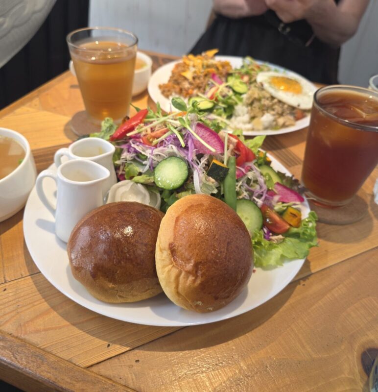 （⑥と⑧）　秋田市の家づくり、新築住宅ならプライムハウス 　社員食堂 大坂　夏希