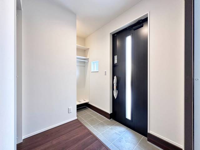 同仕様写真【玄関】