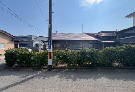 秋田市新屋割山町１９８番３１