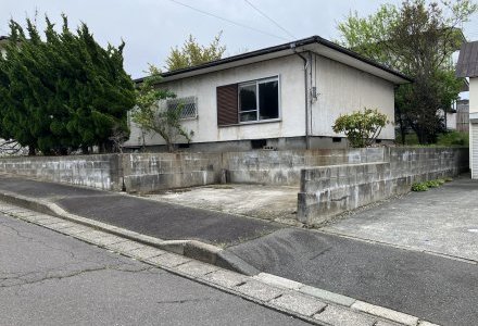 由利本荘市石脇字山ノ神2-67