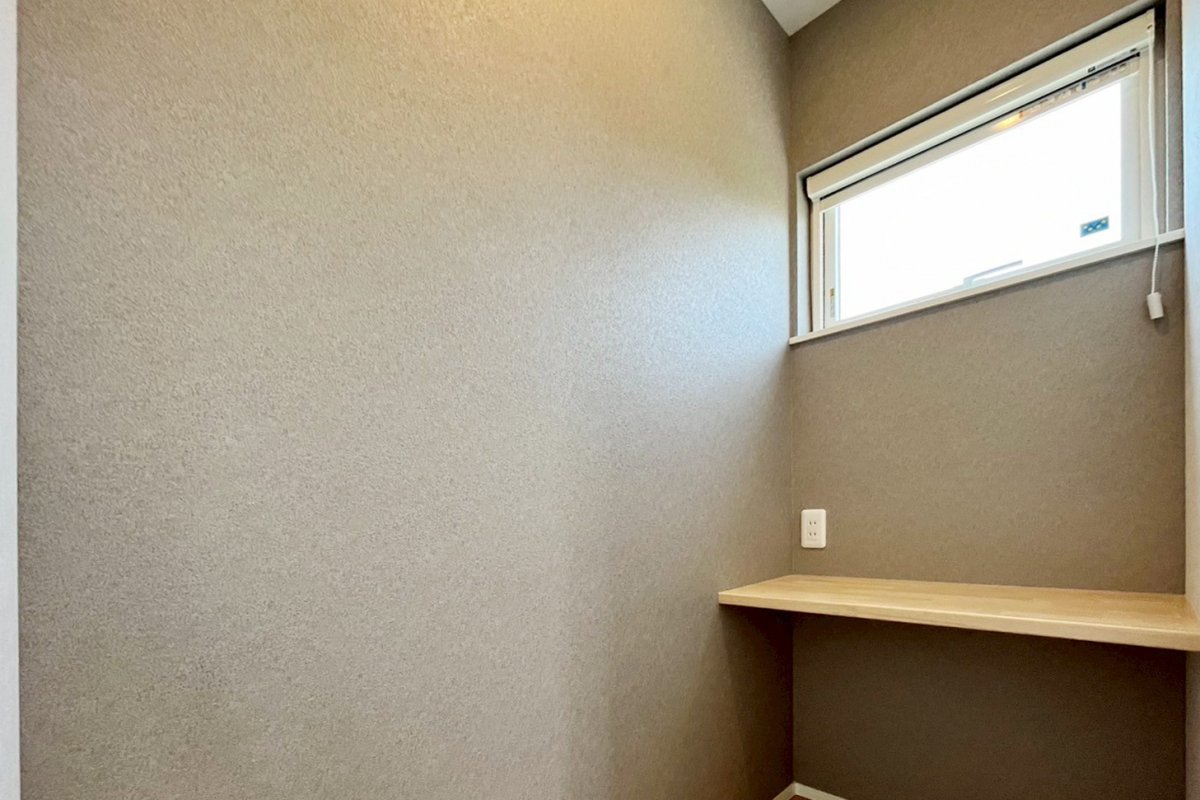 【収納】書斎やワーキングスペースとしても活用可能です。