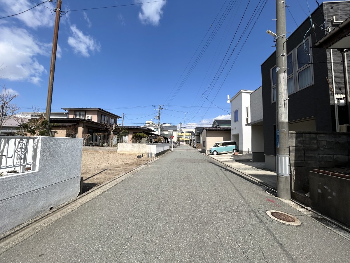 前面道路は公道で幅員も広々6ｍあります！