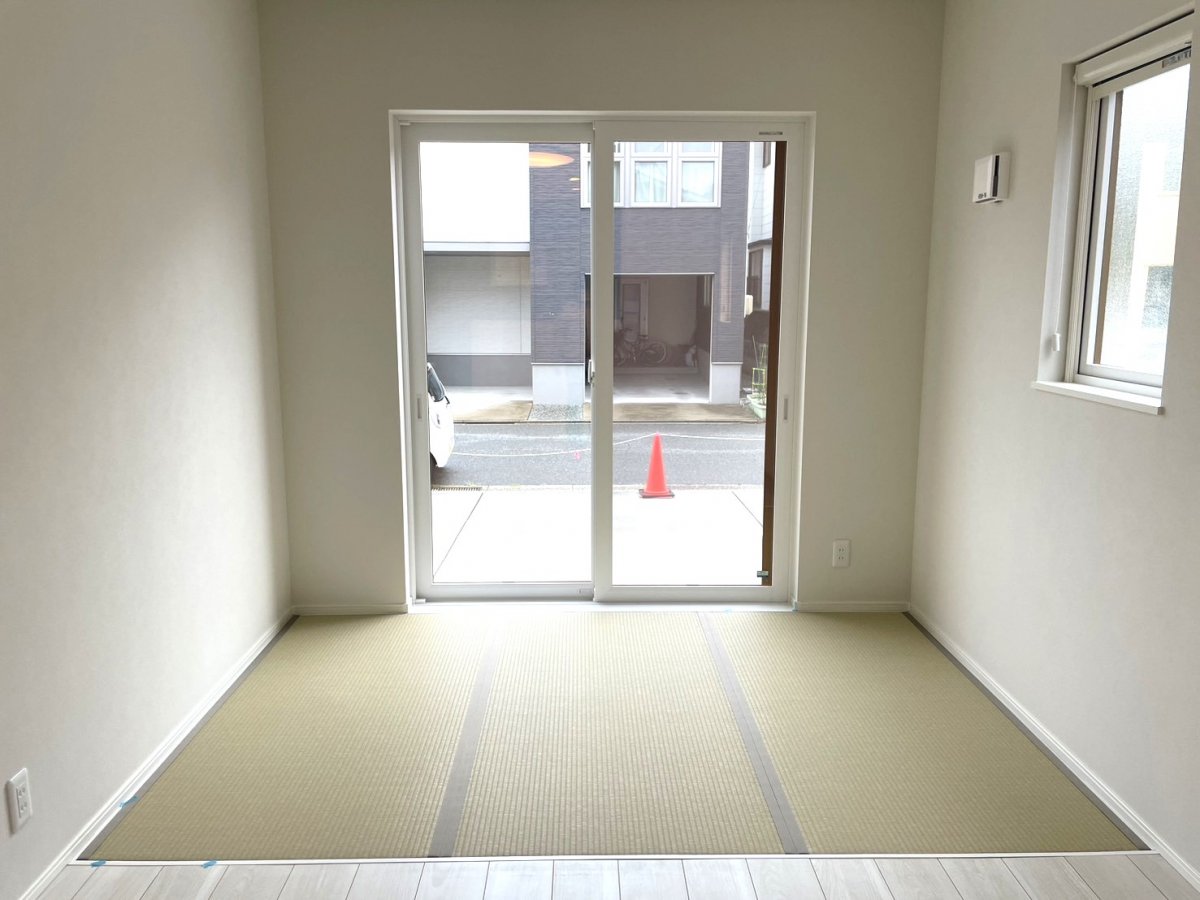 【和室スペース】　来客が来た際やちょっとした休憩にも便利な和室スペース