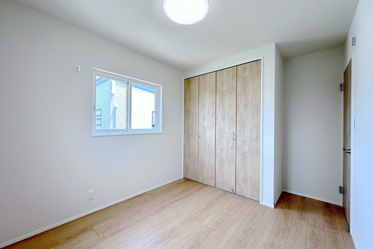 同仕様写真【クローゼット】　全居室に収納が付いている為片付けに困ることはありません