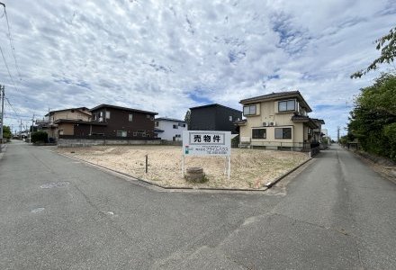 秋田市泉中央五丁目93-1　A区画