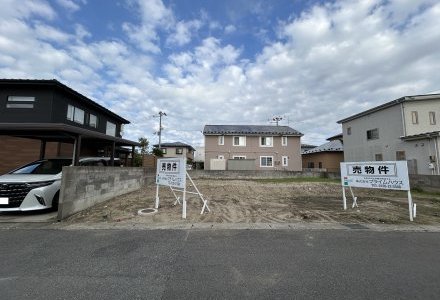 秋田市東通四丁目2-17 A区画