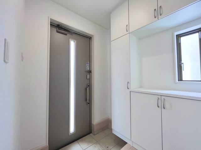 同仕様写真【玄関】