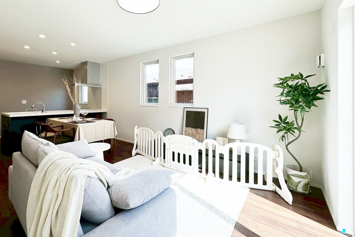 同仕様写真【リビング　１６帖】　