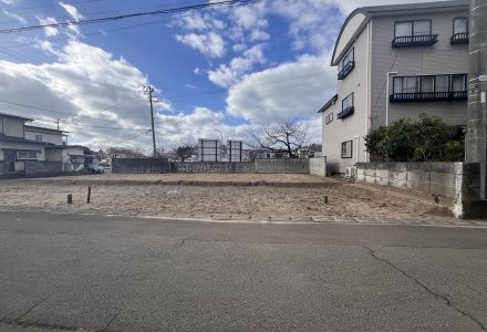 秋田市八橋本町五丁目五丁目275番3　A区画