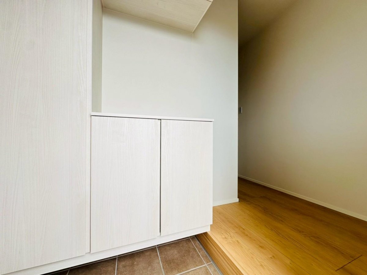 同仕様写真【玄関】