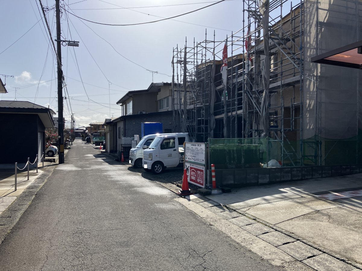 北東側 (公道) 道路幅:4.8m 接道幅（間口）:7.04m 