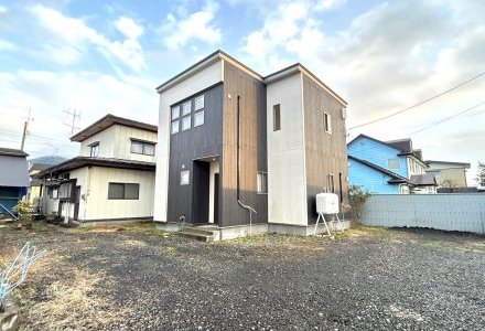 大館市東台五丁目　中古住宅