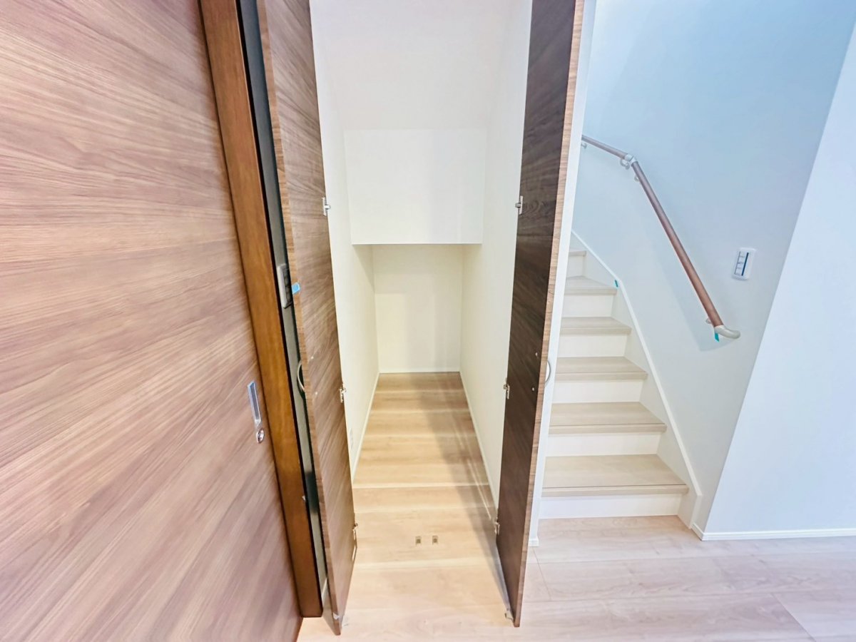 同仕様写真【階段下収納】