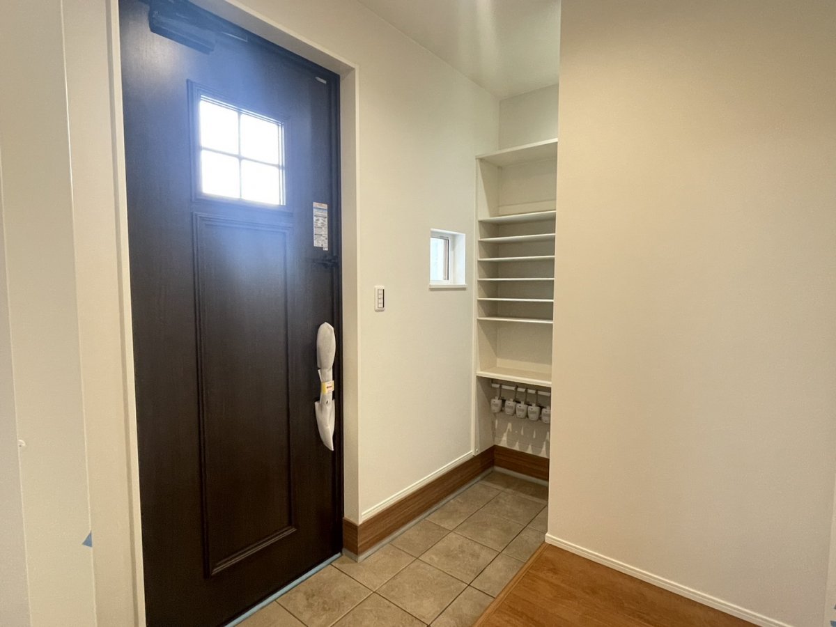 同仕様写真【玄関】