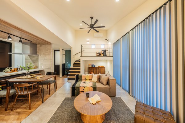 👀{チラ見せ〕開放感あふれる吹き抜けLDK✨