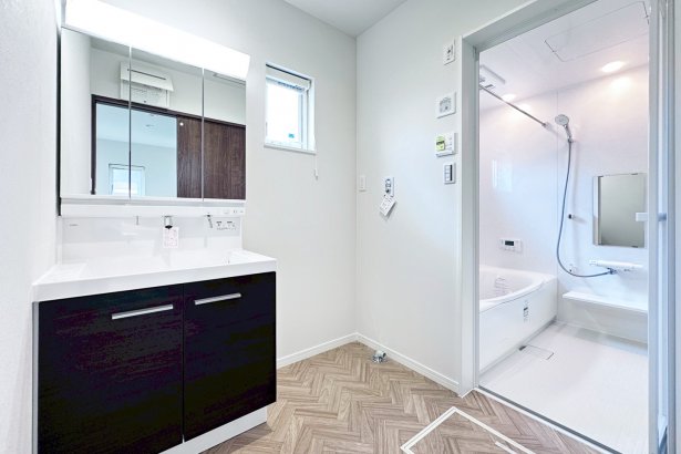 ■洗面脱衣室＆浴室[同仕様写真]