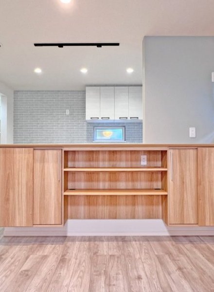 木のぬくもりが優しい、アイディア収納抜群の住まい