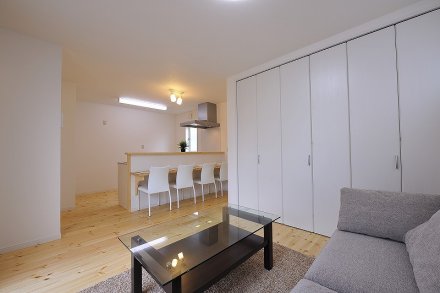 自然素材と共に暮らす家