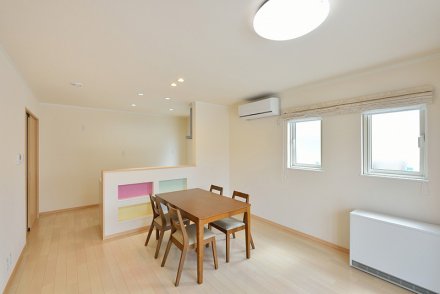 コンパクトな空間に実用性抜群の間取りを実現した太陽光パネルのある家