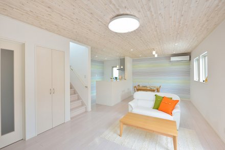 ポップな内装が映える演出で 暮らしを楽しむお家