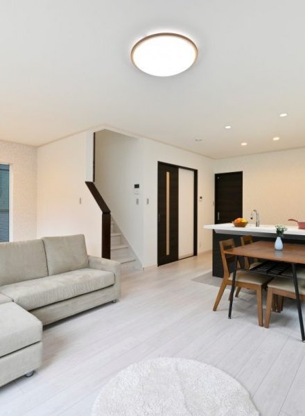 ホワイトベースの明るい住まい