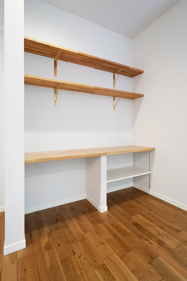 造作カウンター&飾り棚