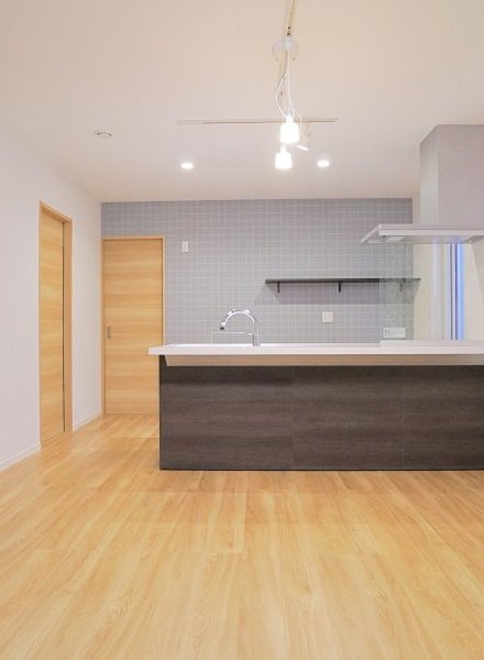 自然カラーが引き立つナチュラルな住まい